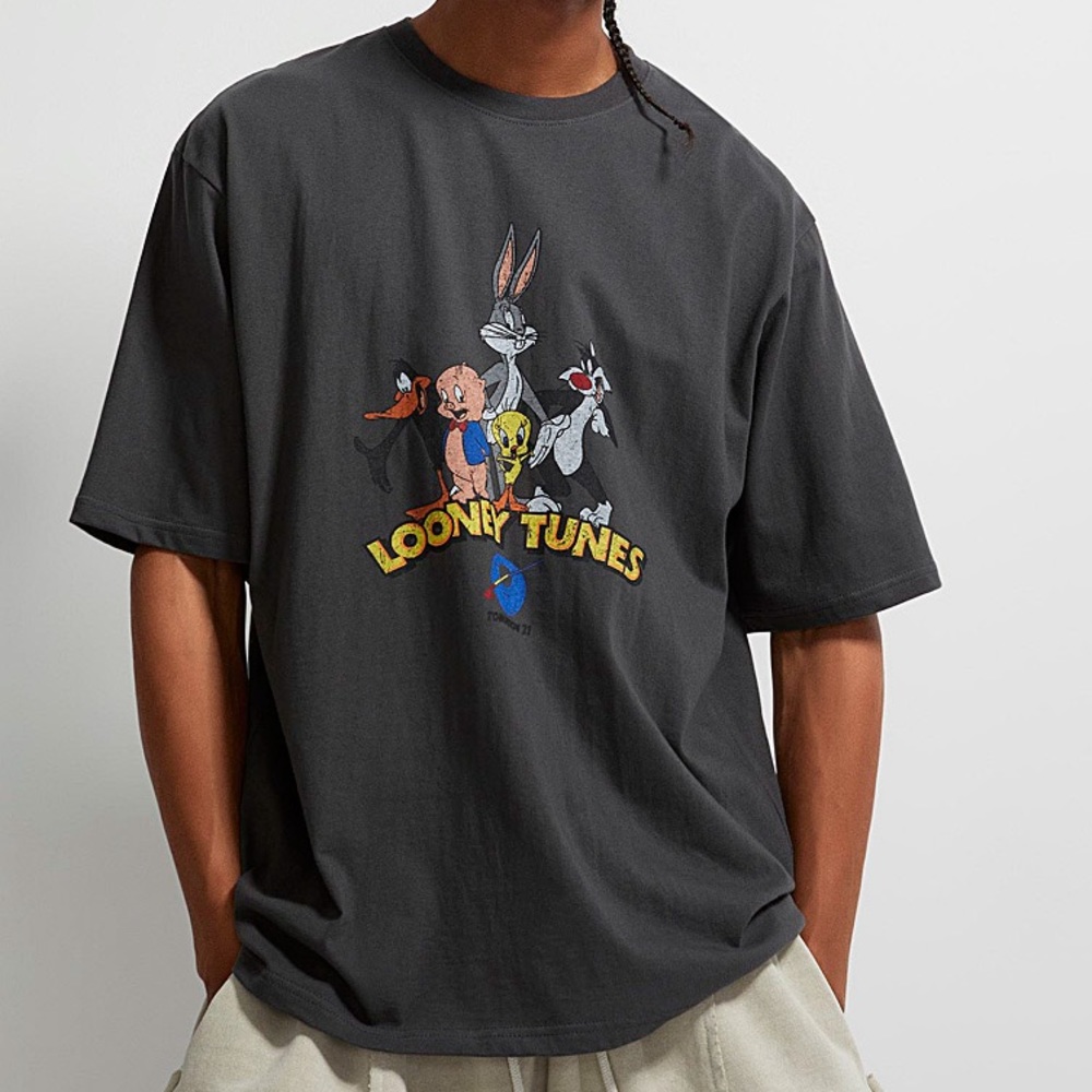 Looney Tunes Graphic Tee NWOT